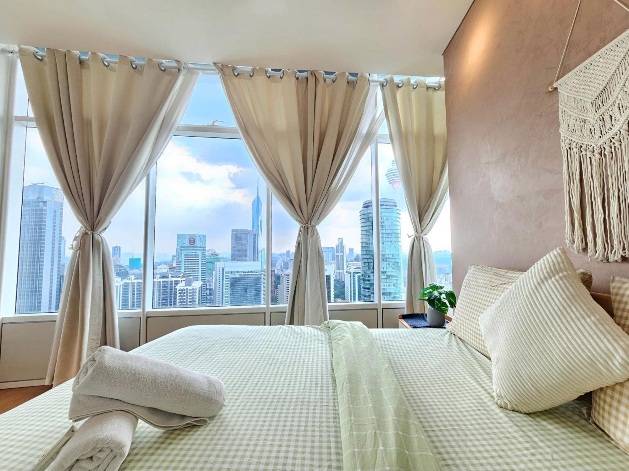 Apartment The Sky Klcc By Asianhost